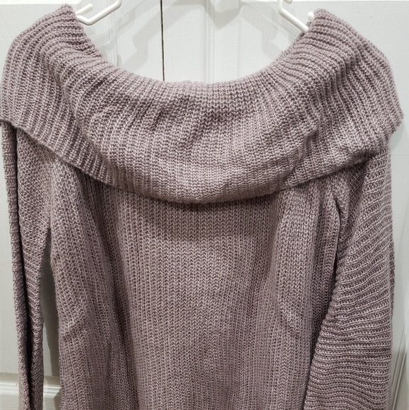 Vici Sweaters - 💜 Vici off the shoulder sweater